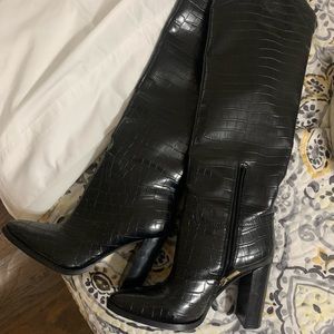 GUESS LEATHER OVER-THE-KNEE BOOTS